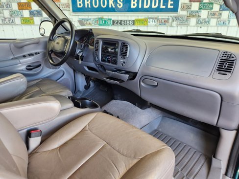 Used 1998 Ford F150 Lariat image 2