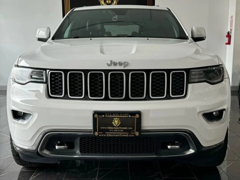 Used 2018 Jeep Grand Cherokee Limited image 2
