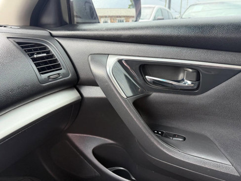 Used 2014 Nissan Altima 2.5 S image 21