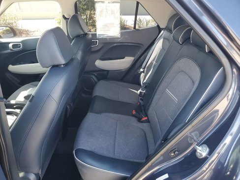 Certified 2020 Hyundai Venue image 20