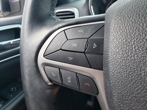 Used 2018 Jeep Grand Cherokee Limited image 23