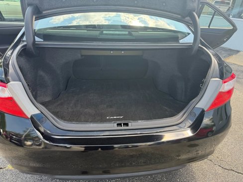 Used 2015 Toyota Camry SE image 13