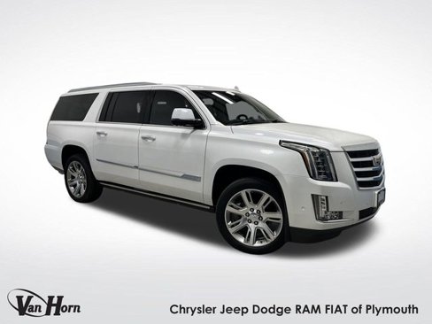 Used 2018 Cadillac Escalade ESV Premium Luxury image 1
