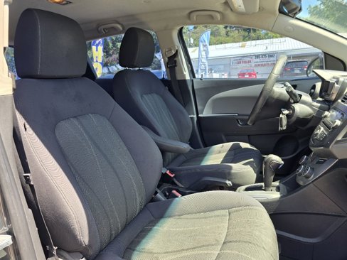 Used 2013 Chevrolet Sonic LT image 15