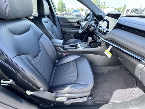 New 2026 Jeep Compass Latitude image 17