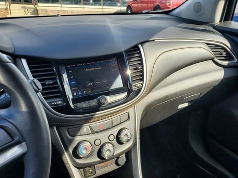 Certified 2022 Chevrolet Trax LT w/ Sport Edition image 28