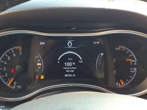 Used 2019 Jeep Grand Cherokee Limited image 16