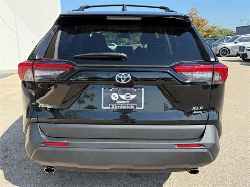 Used 2023 Toyota RAV4 XLE Premium image 4