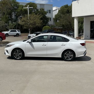 Used 2024 Kia Forte LXS image 3