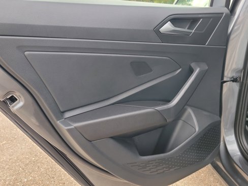 Used 2024 Volkswagen Jetta SE image 11