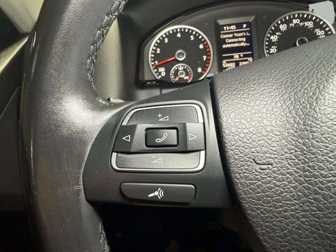 Used 2017 Volkswagen Tiguan S image 9