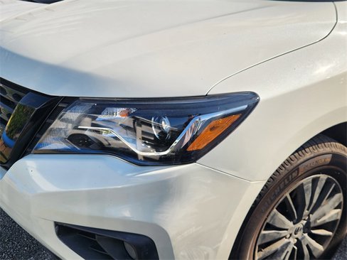 Used 2020 Nissan Pathfinder SV image 6