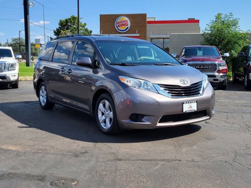 Used 2011 Toyota Sienna LE image 7