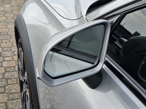 New 2025 Volvo V60 B5 Cross Country Ultra w/ Protection Package Premier image 10