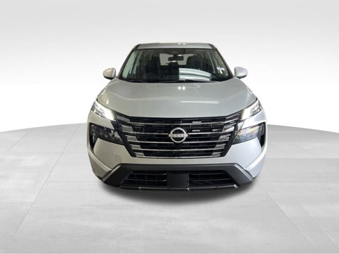 Used 2024 Nissan Rogue SV image 2