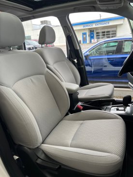 Used 2017 Subaru Forester 2.5i Premium image 12