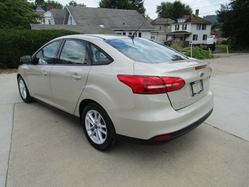 Used 2017 Ford Focus SE image 6