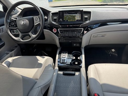 Used 2019 Honda Pilot Touring image 12