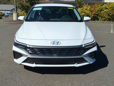 New 2025 Hyundai Elantra SE image 8