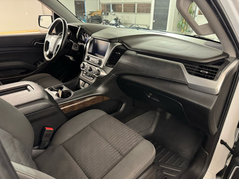 Used 2018 Chevrolet Suburban LS image 37