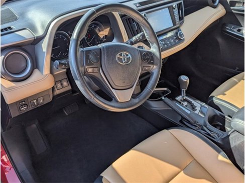 Used 2017 Toyota RAV4 Platinum image 13