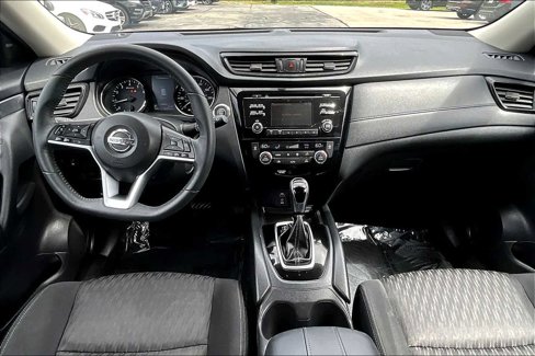 Used 2017 Nissan Rogue SV image 14