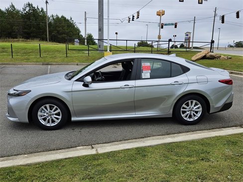 New 2026 Toyota Camry LE image 4