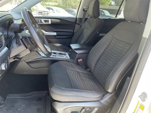 Used 2020 Ford Explorer XLT w/ Comfort Package image 16