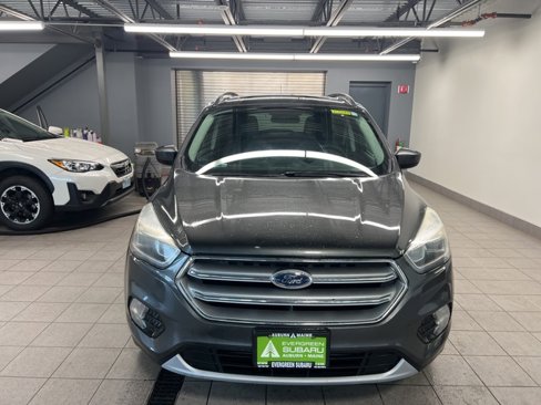 Used 2017 Ford Escape SE w/ Equipment Group 201A image 2