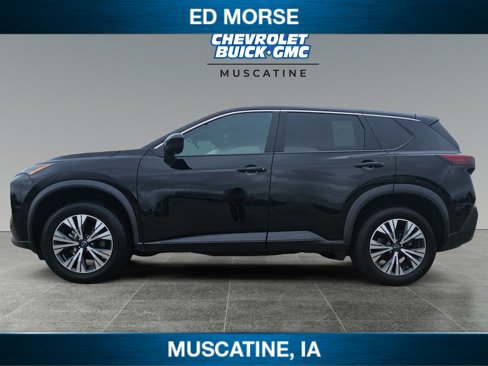 Used 2023 Nissan Rogue SV image 2