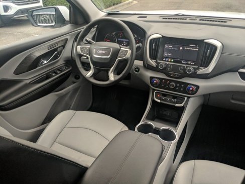 Used 2024 GMC Terrain SLT image 34