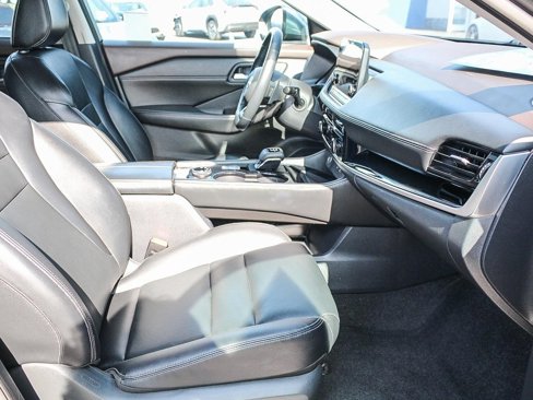Used 2023 Nissan Rogue SL image 18