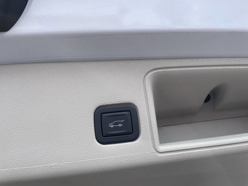Used 2023 GMC Terrain Denali image 6