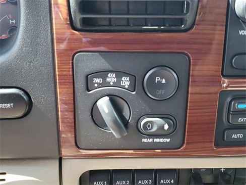Used 2007 Ford F350 Lariat image 17