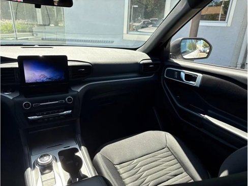 Used 2020 Ford Explorer XLT image 11