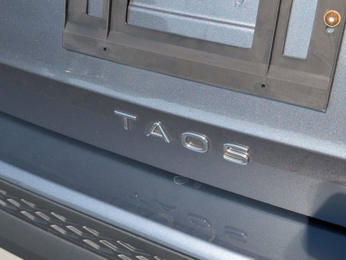 Used 2023 Volkswagen Taos S image 23