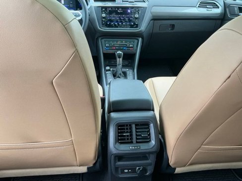 Certified 2022 Volkswagen Tiguan SE w/ Panoramic Sunroof Package image 12