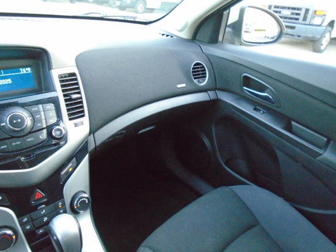 Used 2014 Chevrolet Cruze LT image 10