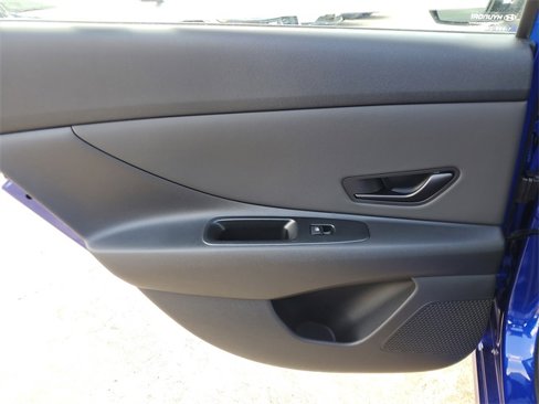 New 2025 Hyundai Elantra Sport image 11