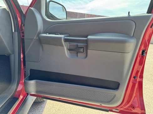 Used 2005 Ford Explorer Sport Trac XLT image 4