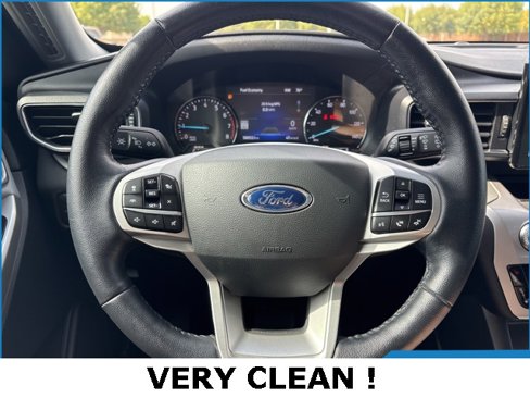 Used 2022 Ford Explorer XLT w/ Equipment Group 202A image 5