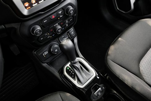 Used 2021 Jeep Renegade Latitude w/ Sun & Sound Group image 35