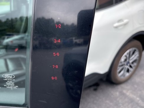 Used 2021 Ford Escape SEL image 13