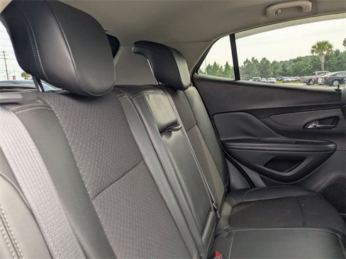 Used 2021 Buick Encore Preferred w/ Safety Package image 31
