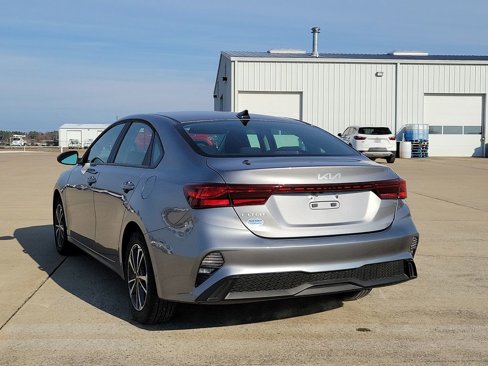 Used 2024 Kia Forte LXS image 4