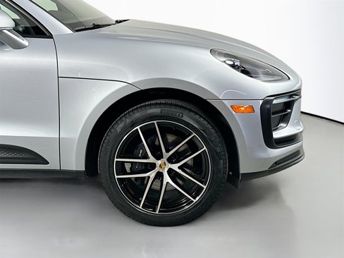 Certified 2024 Porsche Macan image 14