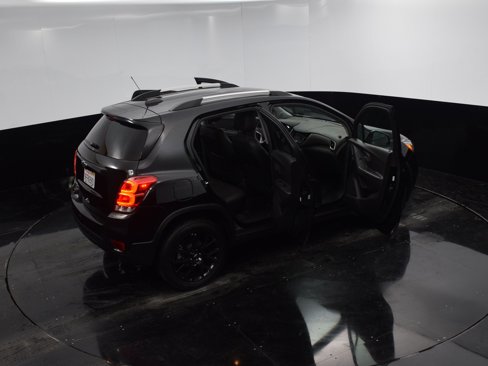 Used 2022 Chevrolet Trax LT w/ Midnight Edition image 40
