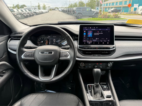 Used 2022 Jeep Compass Latitude image 14