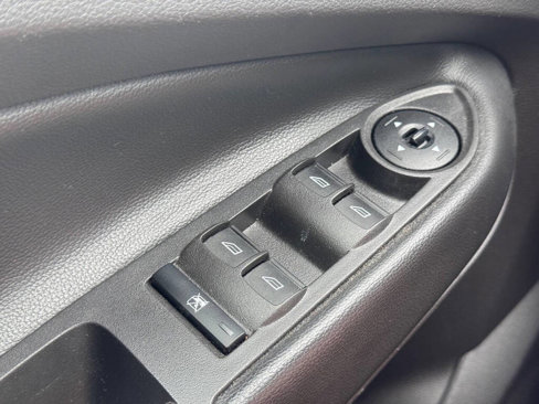 Used 2018 Ford Escape SE image 18