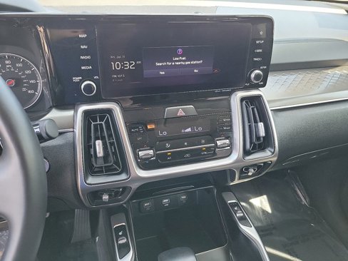 Used 2022 Kia Sorento S image 9